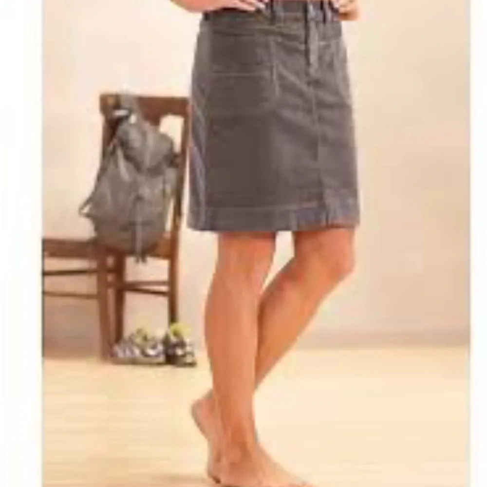 Athleta Vintage Ridge‎ corduroy mini skirt size 8 Lavender